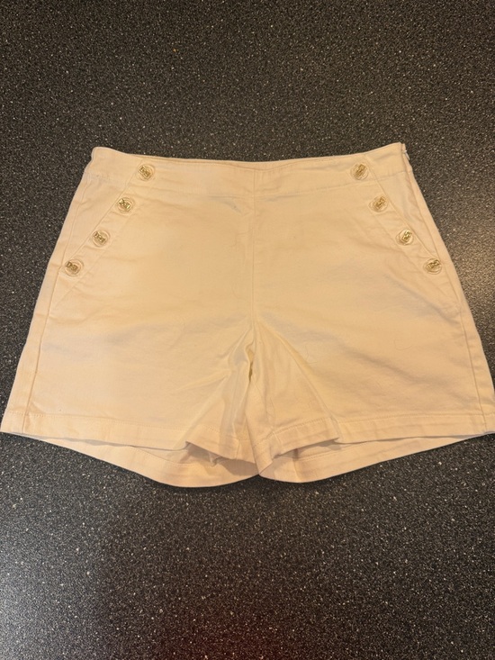 J. McLaughlin Pants - Women’s J. McLaughlin White High Waisted Button-Front Shorts - size 8